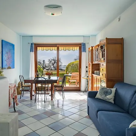 Beach-front Boutique Lido 113 Apartment