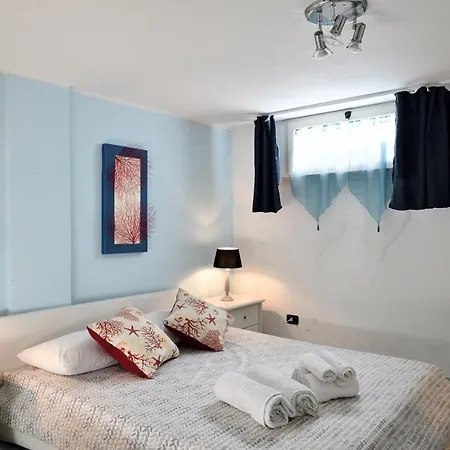 Beach-front Boutique Lido 113 Apartment